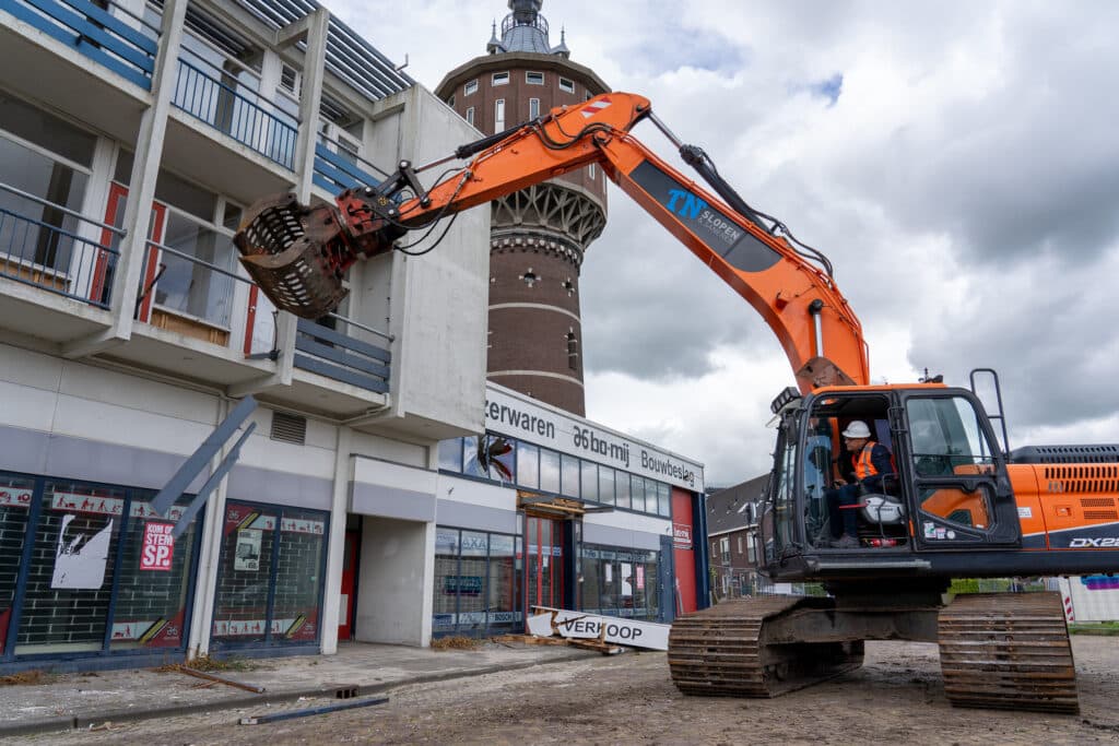 Voormalig pand Bo-Rent wordt gesloopt: woningen vormen straks visitekaartje voor Sneek