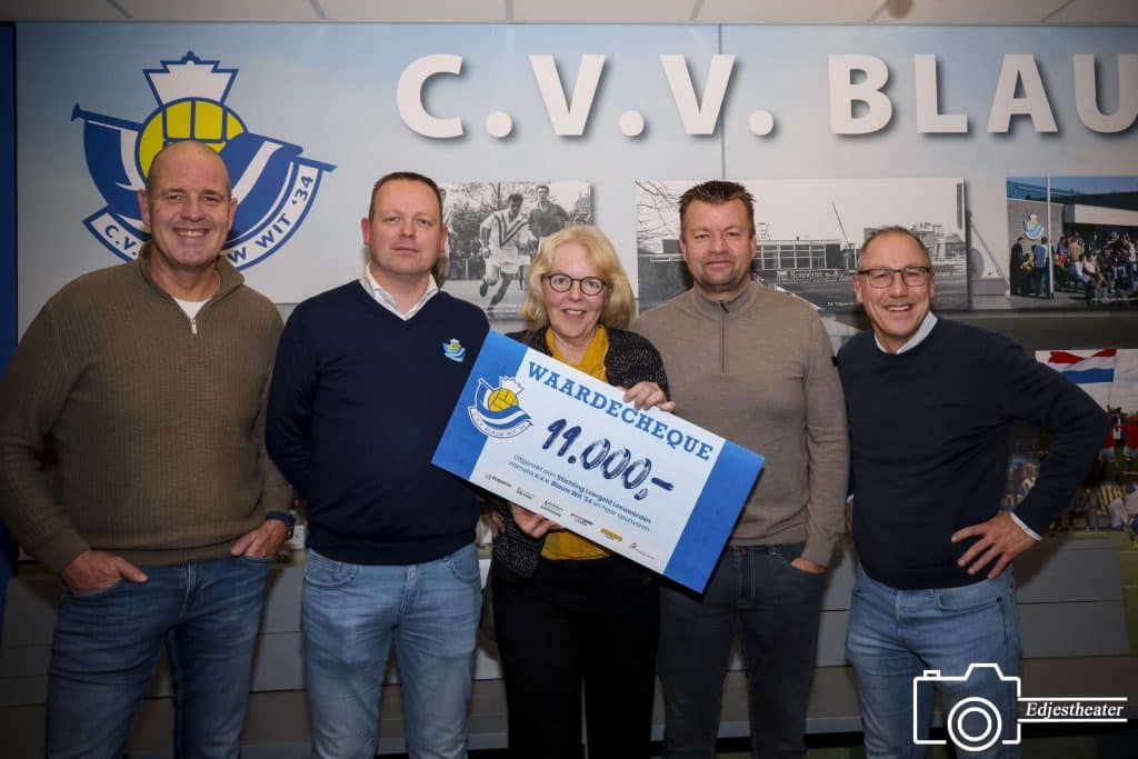 Sponsoren Blauw Wit ’34 brengen 11.000 euro bijeen voor Stichting Leergeld